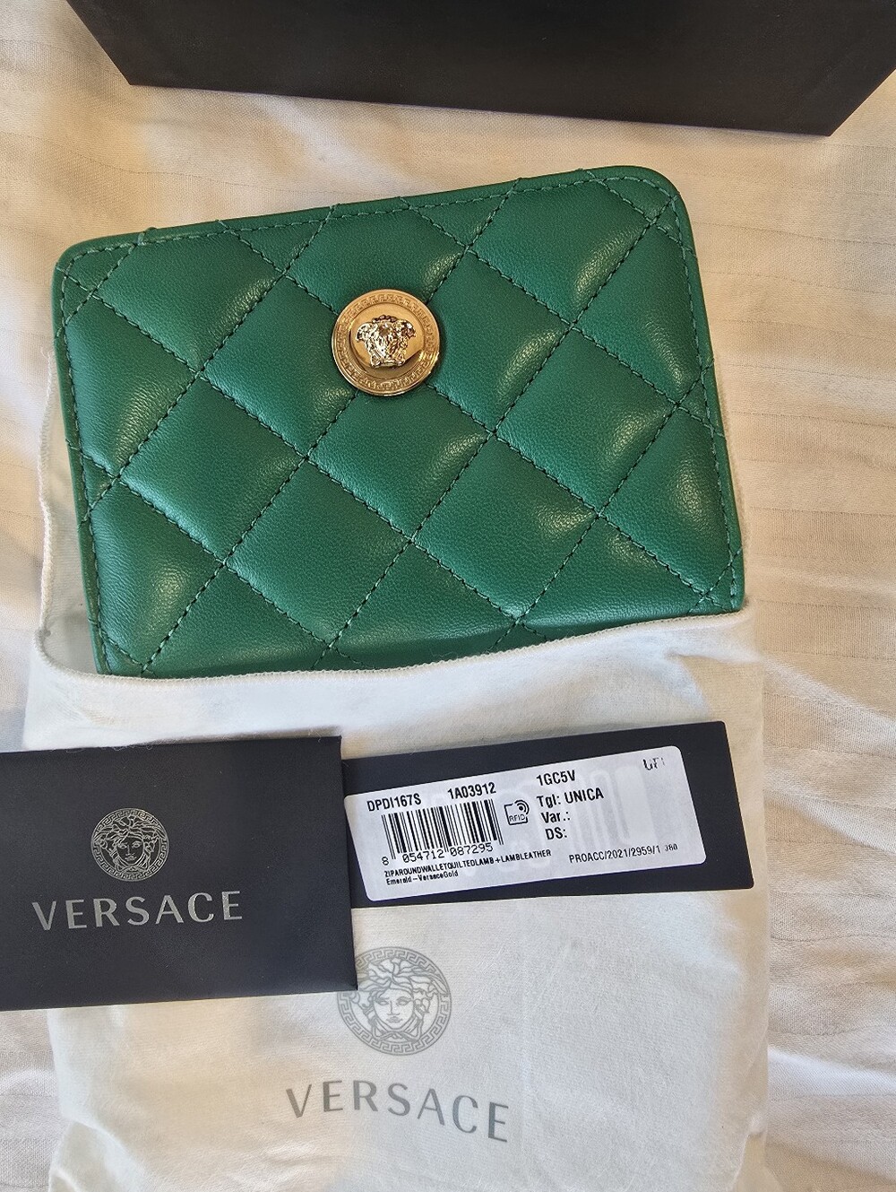 Versace Green Lamb Skin Quilted Leather Zip Wallet with Gold Medusa - Picture 14 of 14